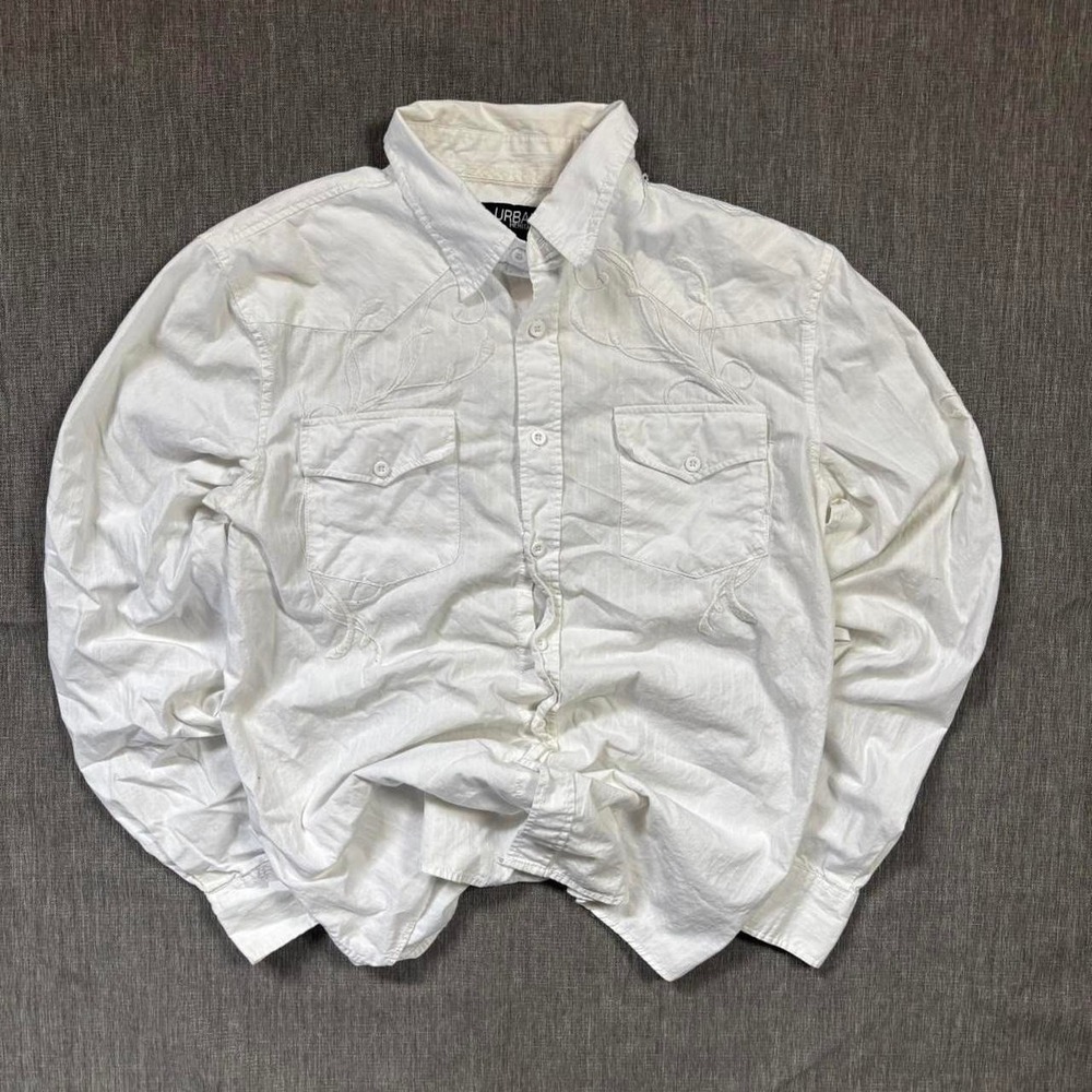 Urban Heritage White button up shirt either sword design -‎ L